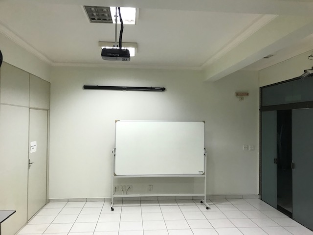 SALA 1 - 1º ANDAR, 30 PESSOAS SENTADAS - R$ 300,00