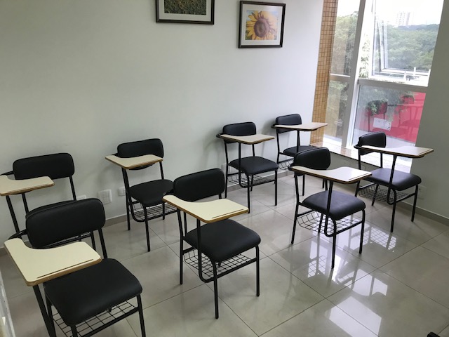 SALA 2 - 3º ANDAR, 10 PESSOAS SENTADAS - R$ 200,00